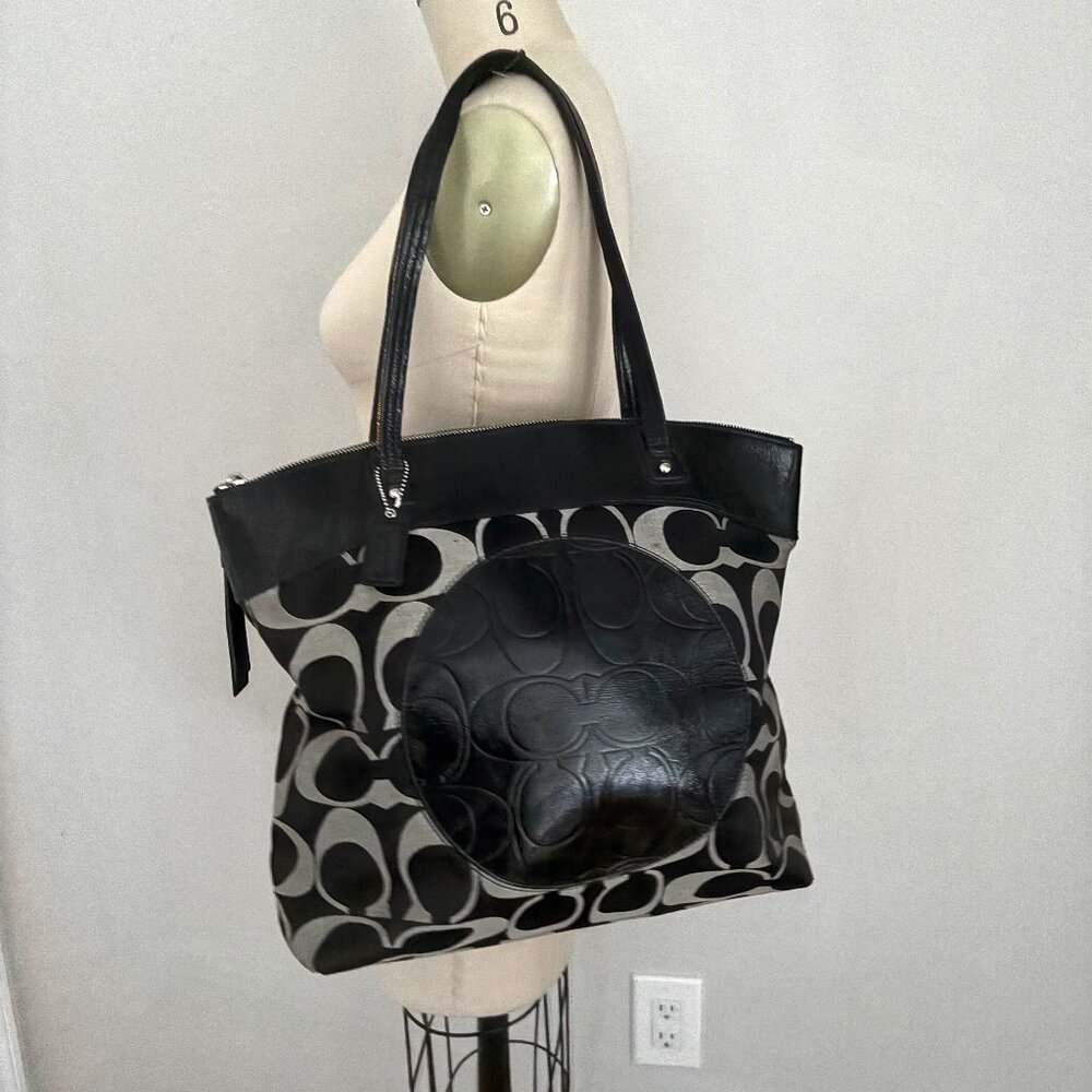 COACH Laura F18335 Black Gray Signature Jacquard Tote Bag Circle Patent Leather